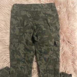 Capri Camo pants